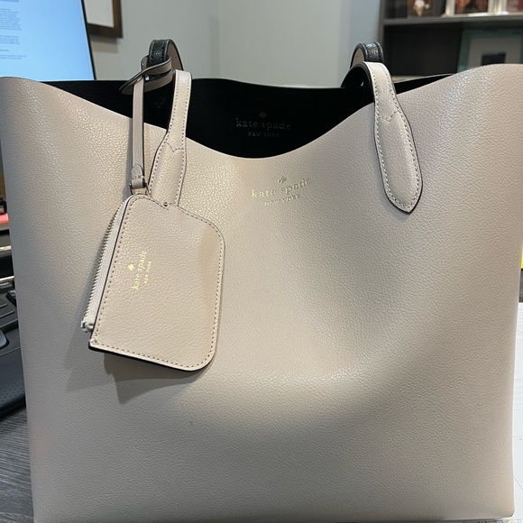 Brand New Reversible Kate Spade Tote used once beautiful Taupe and Black - Picture 9 of 10